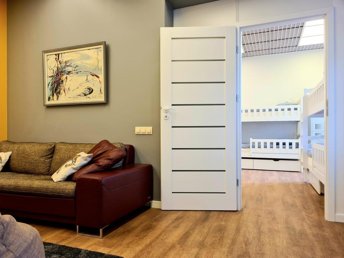 Railway Bed Hostel Каунас Экстерьер фото